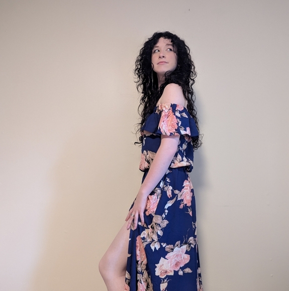 Premier Amour Floral Maxi Dress - Picture 3 of 6